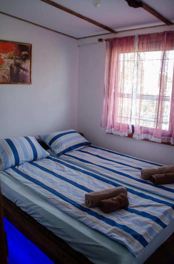 Apartment Midana *